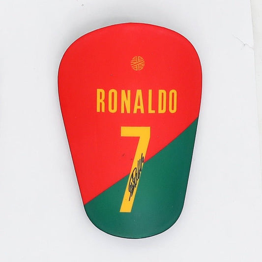 CR7 SHIN GUARDS - DeDiAl E - Commerce