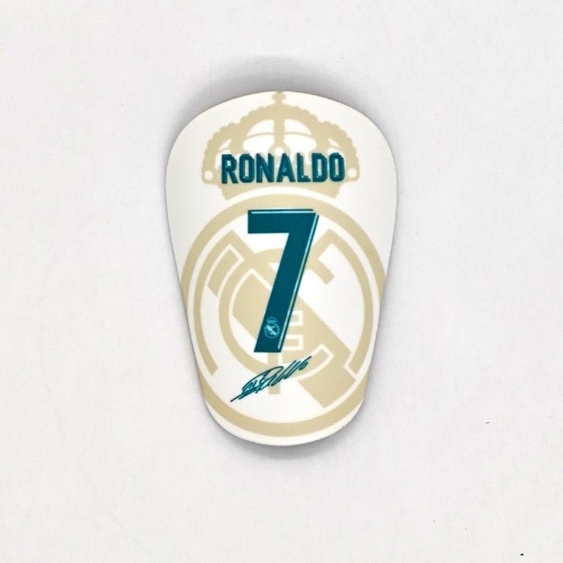 CR7 SHIN GUARDS - DeDiAl E - Commerce