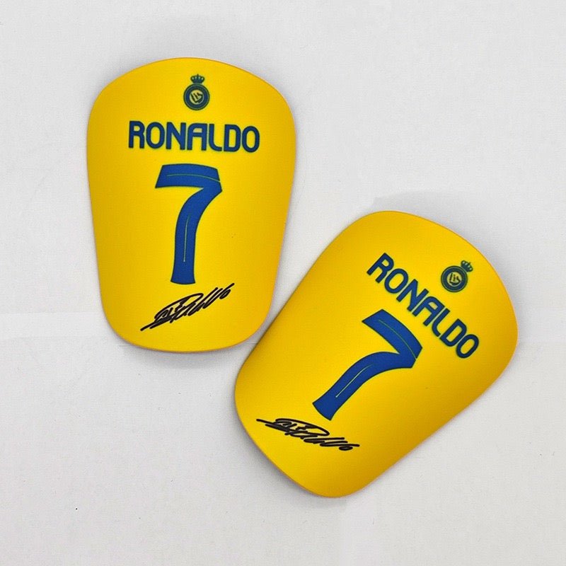 CR7 SHIN GUARDS - DeDiAl E - Commerce