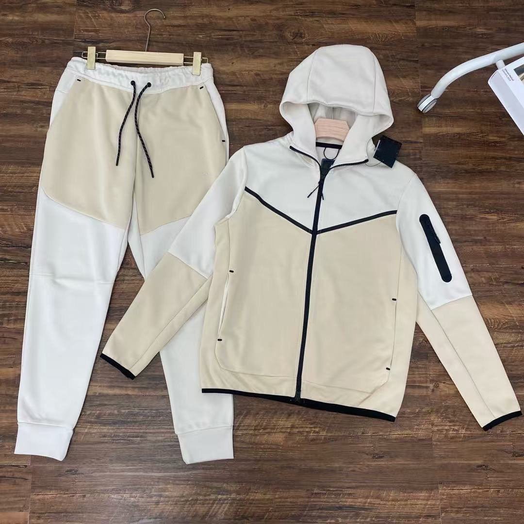 NIKE TECH FLEECE - DeDiAl E - Commerce