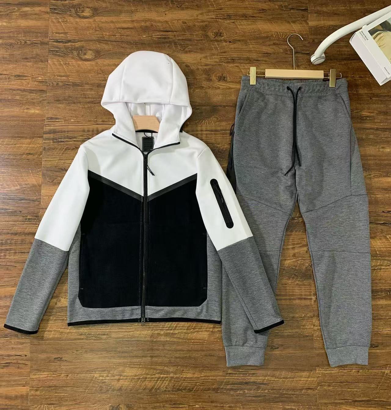 NIKE TECH FLEECE - DeDiAl E - Commerce